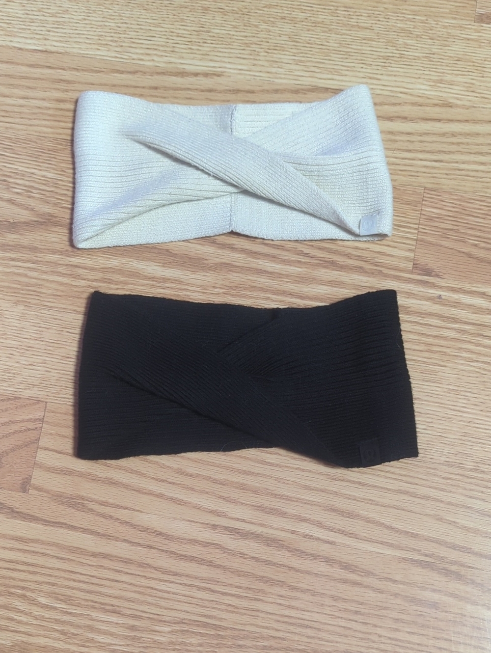 lululemon athletica Ribbed Twist Headbands in Ivory and Black